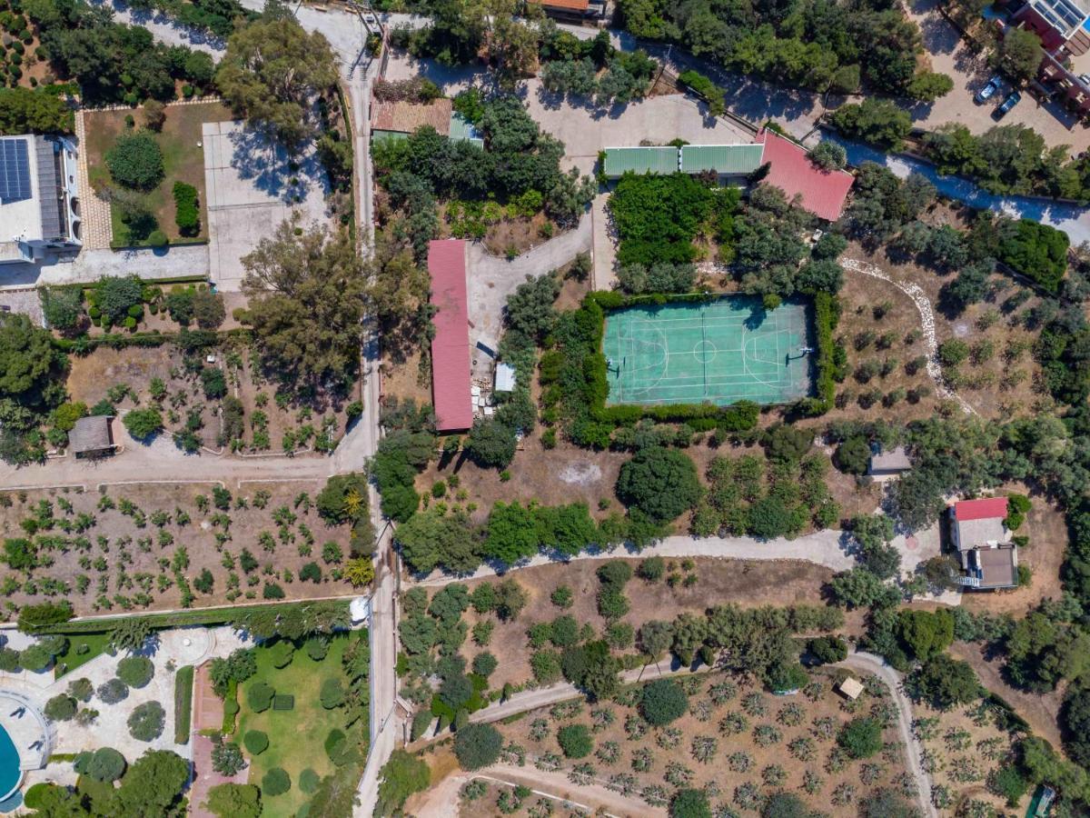 Black Diamond Beachfront Pool Villa Pasithea In Sounio, Athens Суніон Екстер'єр фото
