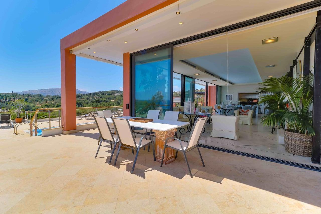 Black Diamond Beachfront Pool Villa Pasithea In Sounio, Athens Суніон Екстер'єр фото