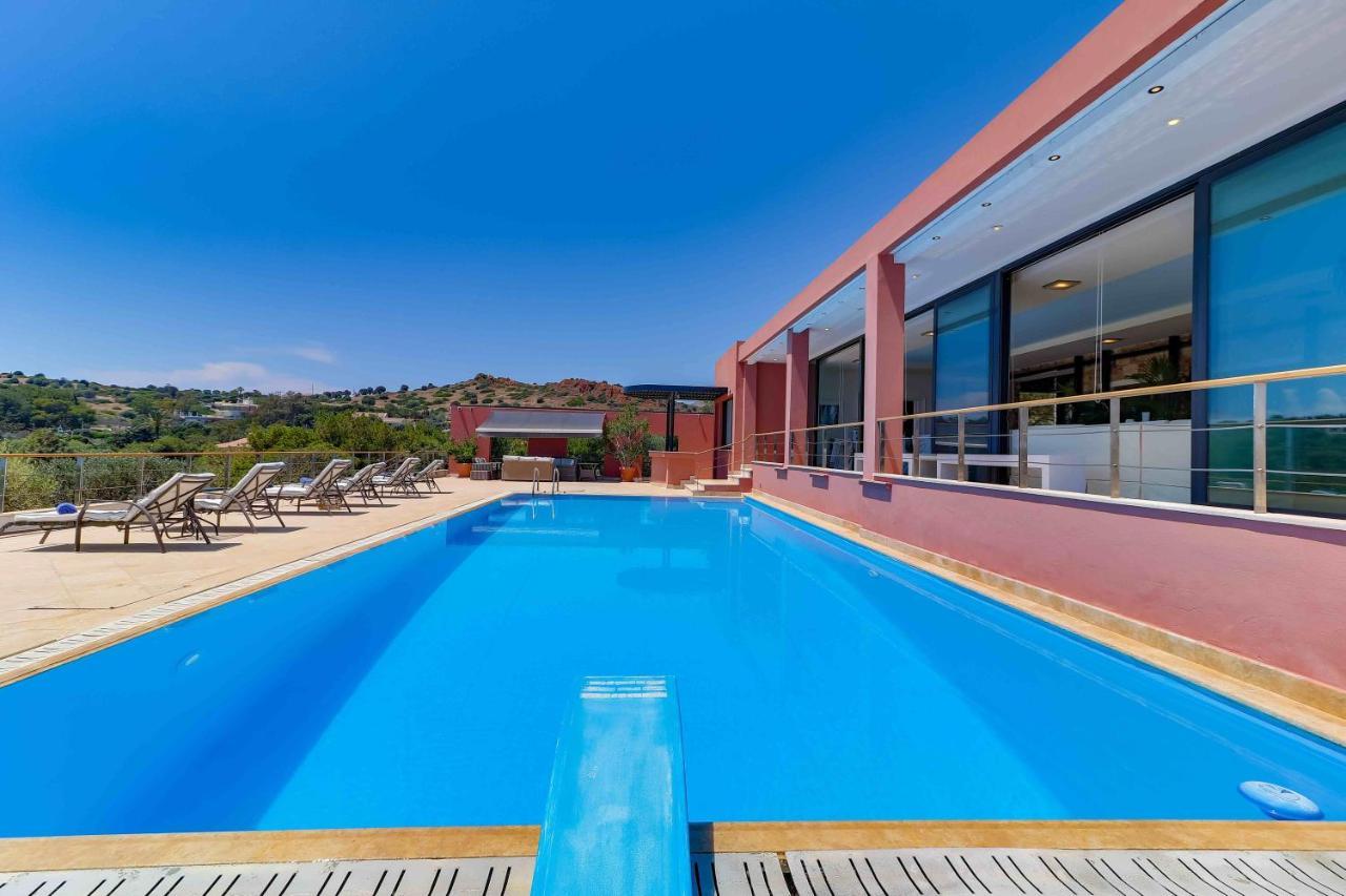 Black Diamond Beachfront Pool Villa Pasithea In Sounio, Athens Суніон Екстер'єр фото
