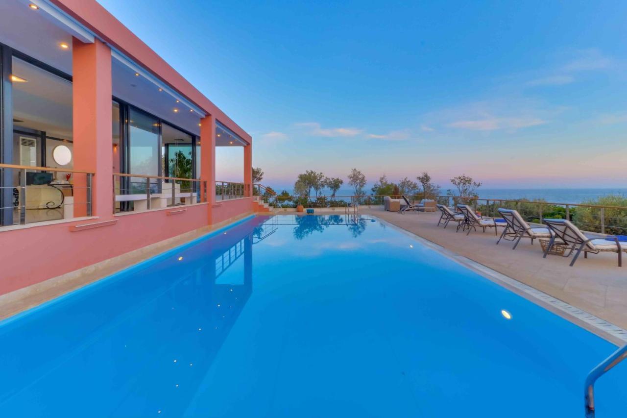 Black Diamond Beachfront Pool Villa Pasithea In Sounio, Athens Суніон Екстер'єр фото