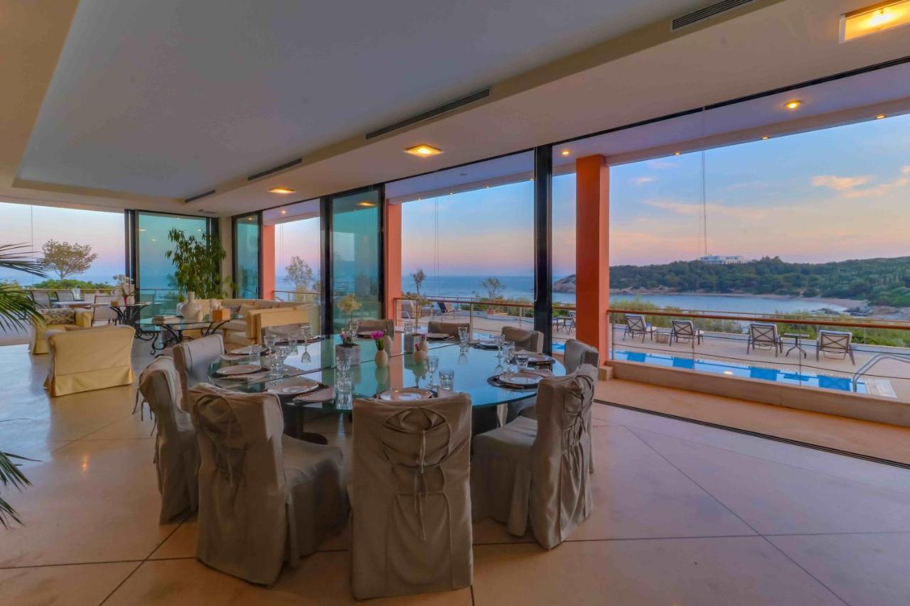 Black Diamond Beachfront Pool Villa Pasithea In Sounio, Athens Суніон Екстер'єр фото