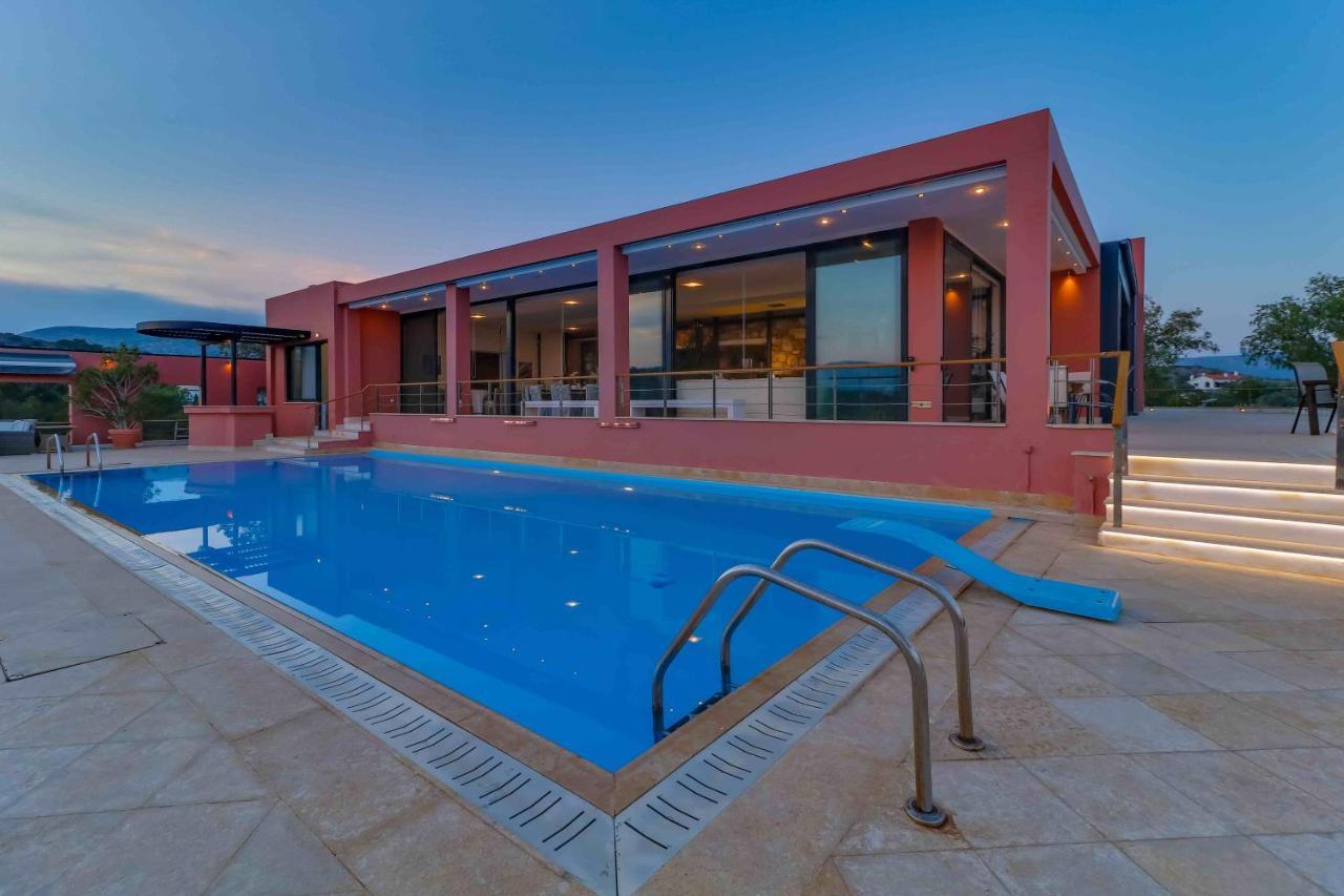 Black Diamond Beachfront Pool Villa Pasithea In Sounio, Athens Суніон Екстер'єр фото