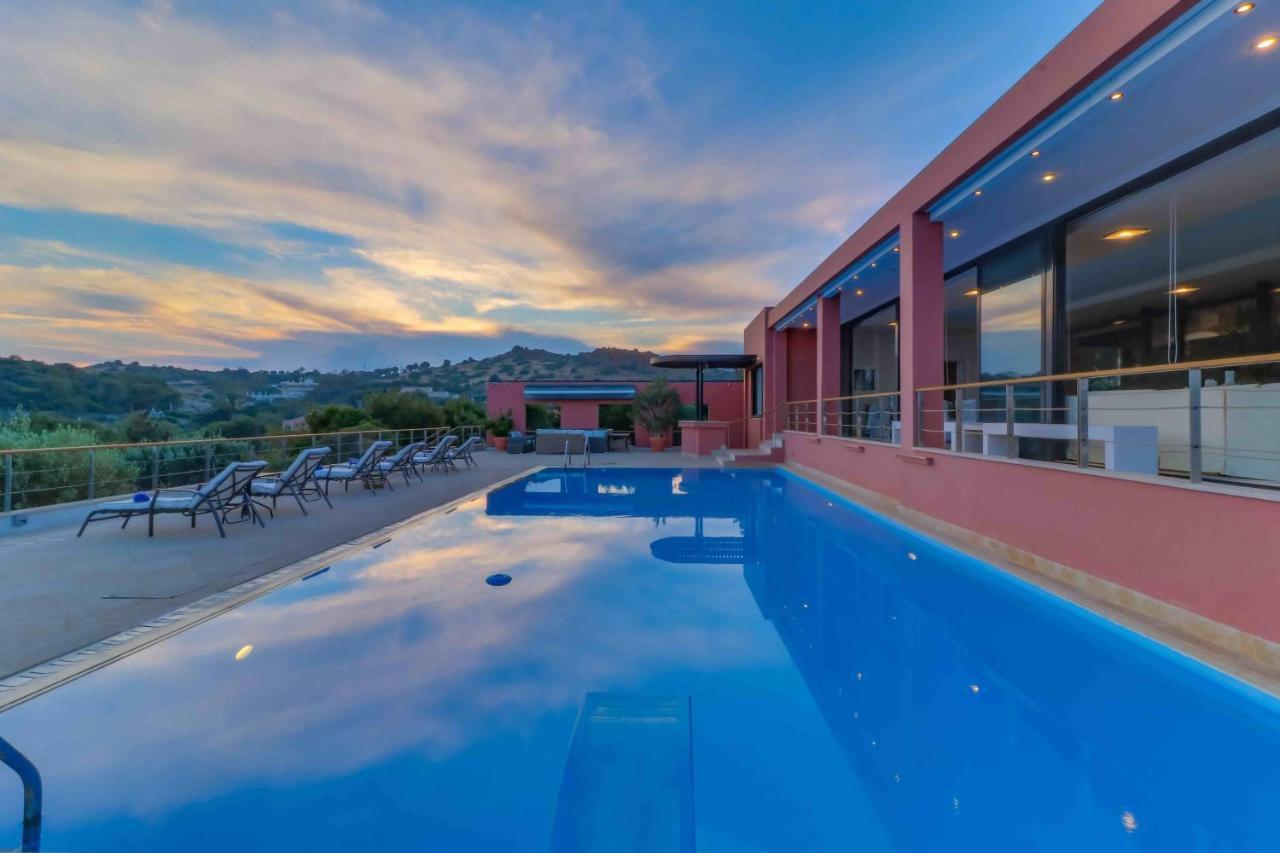 Black Diamond Beachfront Pool Villa Pasithea In Sounio, Athens Суніон Екстер'єр фото