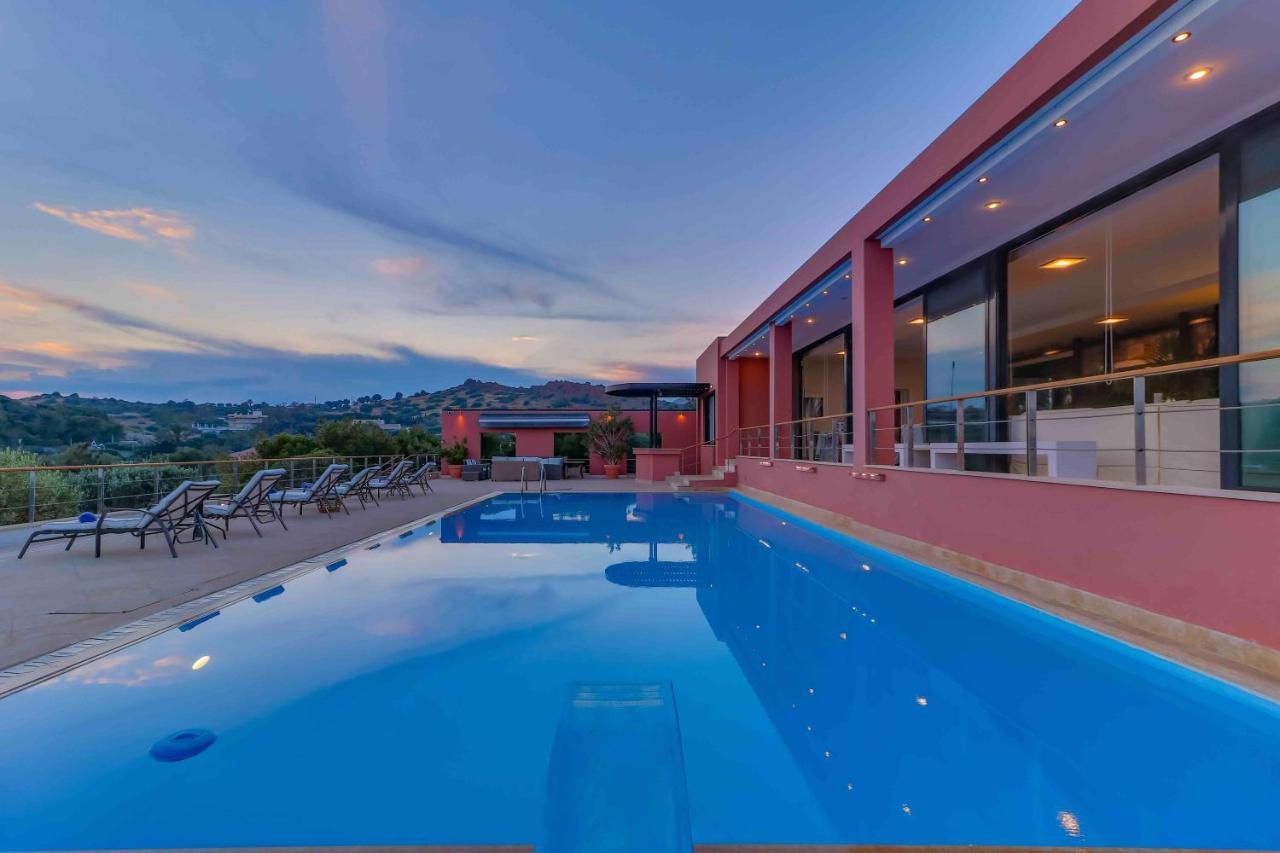 Black Diamond Beachfront Pool Villa Pasithea In Sounio, Athens Суніон Екстер'єр фото